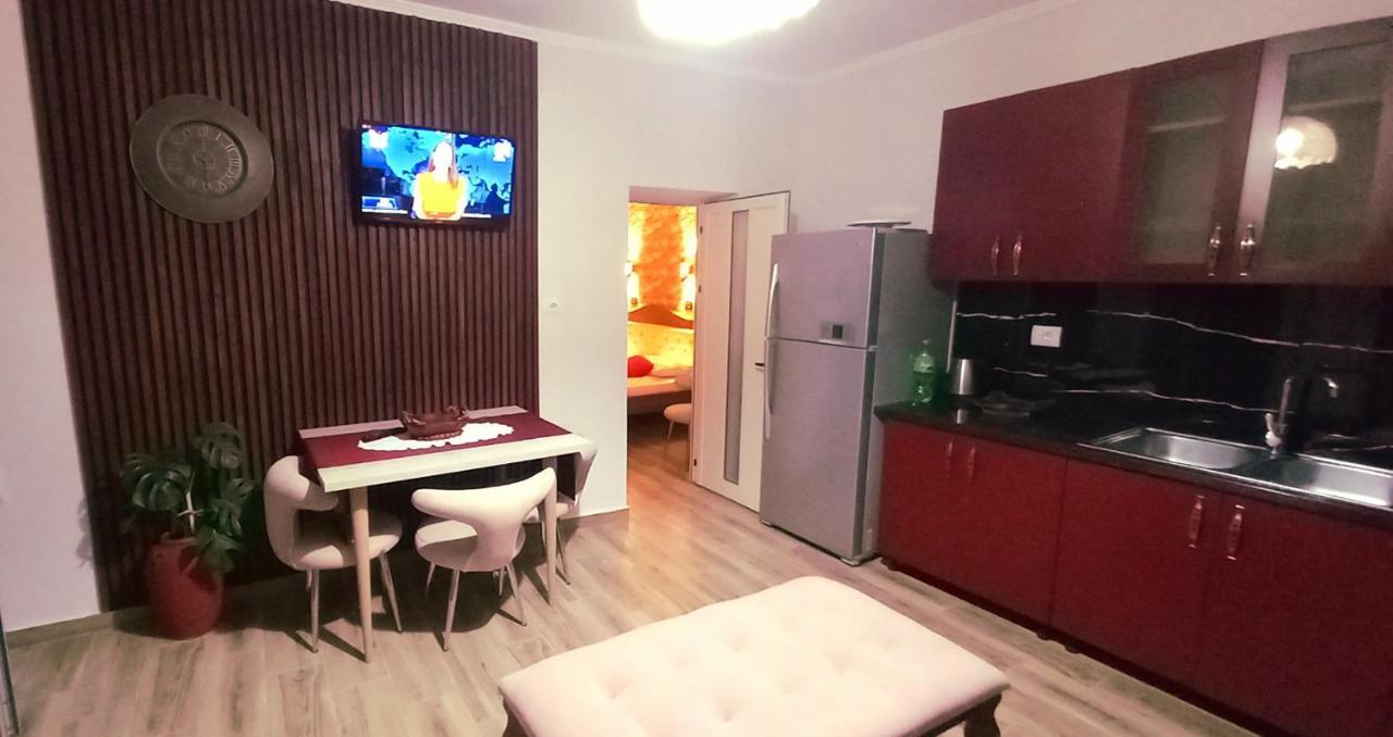 Villa Heljos Apartaments Vlorë Extérieur photo