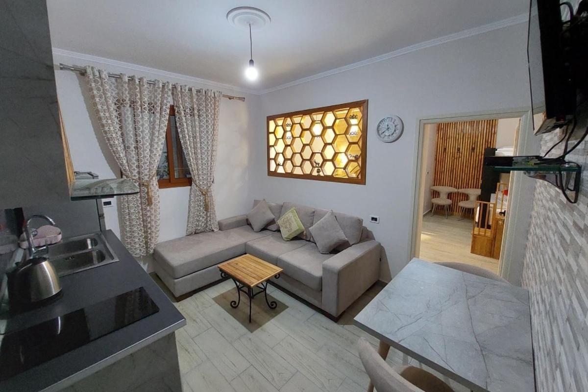 Villa Heljos Apartaments Vlorë Extérieur photo