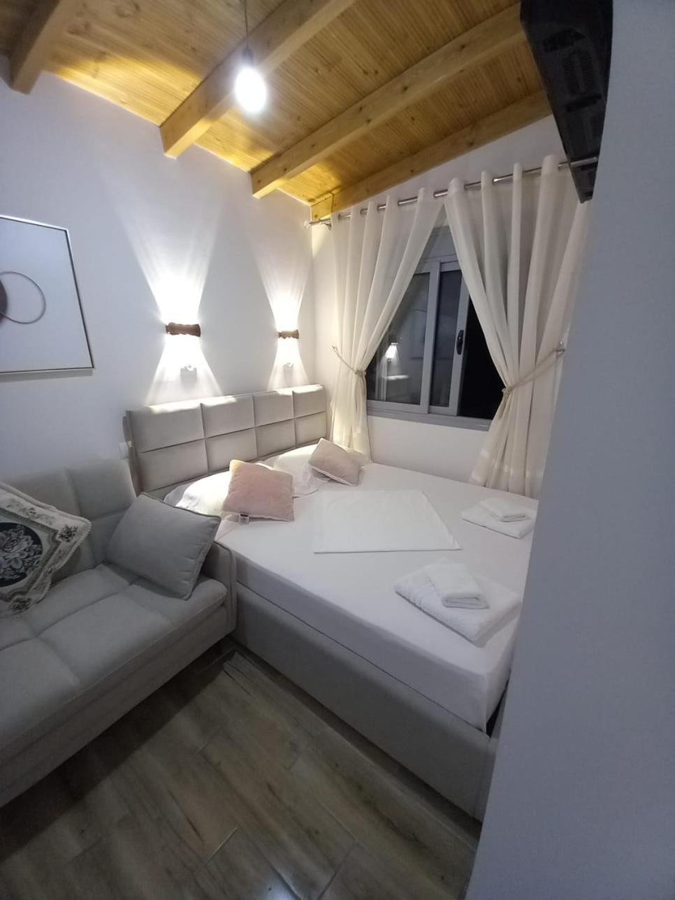 Villa Heljos Apartaments Vlorë Extérieur photo