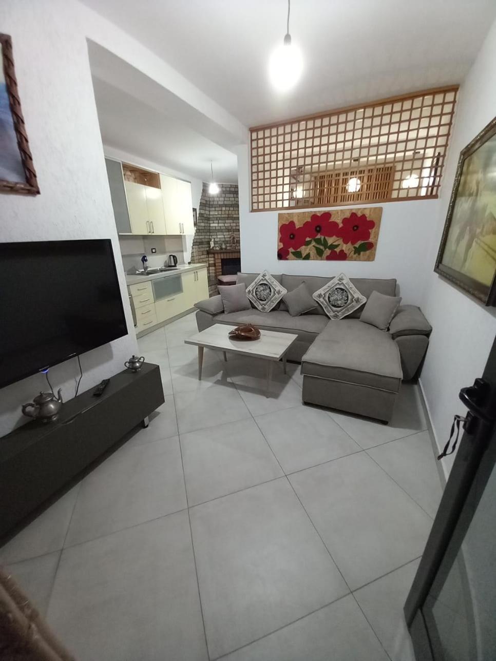 Villa Heljos Apartaments Vlorë Extérieur photo