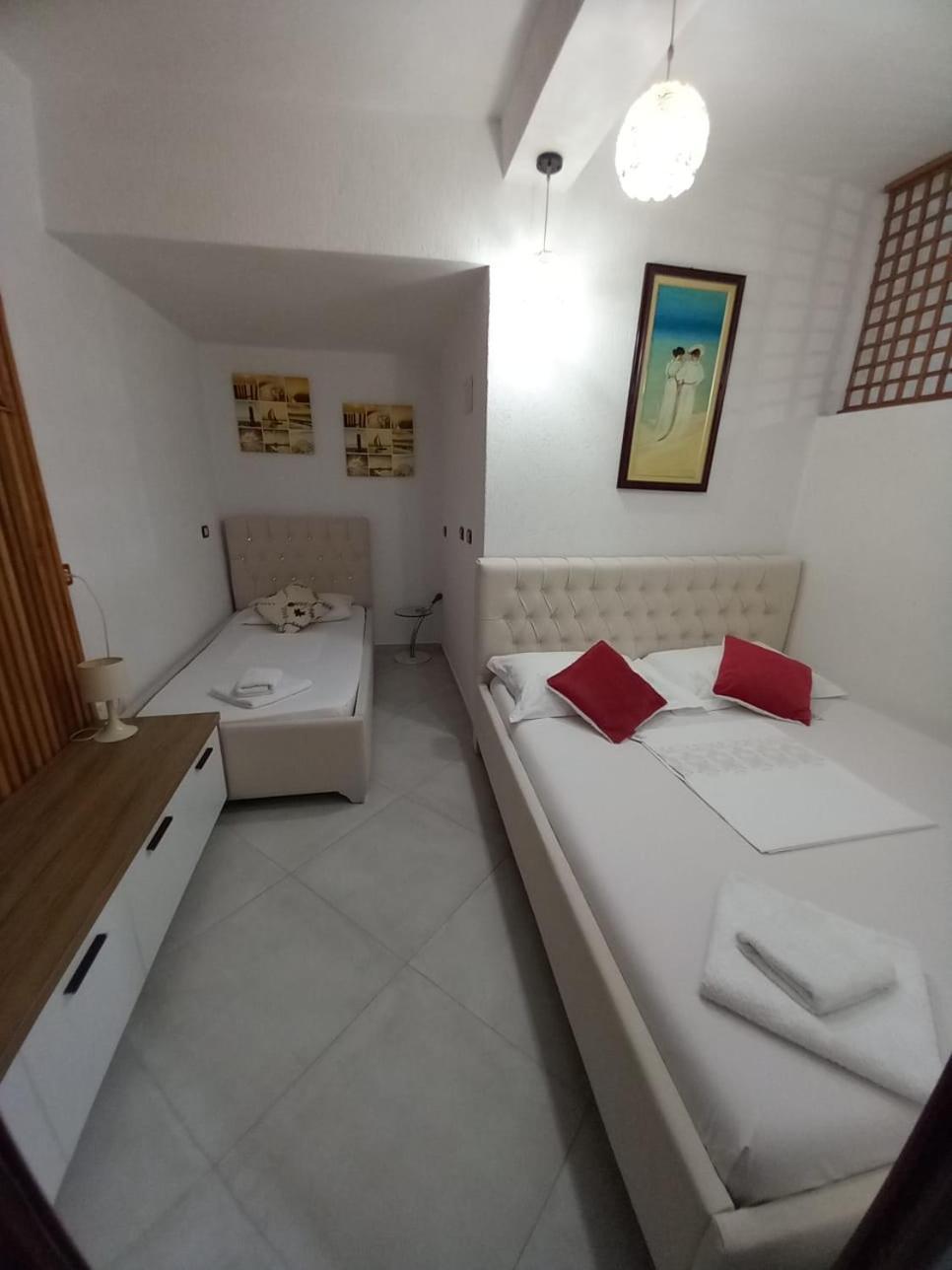 Villa Heljos Apartaments Vlorë Extérieur photo