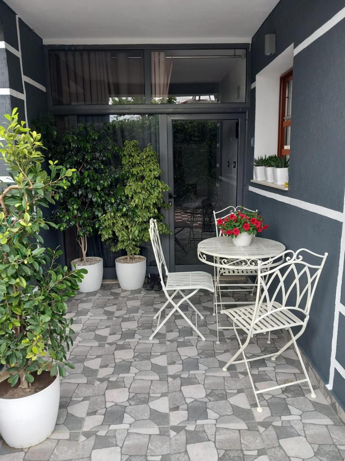 Villa Heljos Apartaments Vlorë Extérieur photo