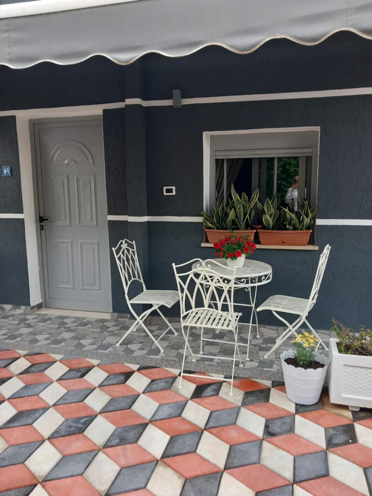 Villa Heljos Apartaments Vlorë Extérieur photo