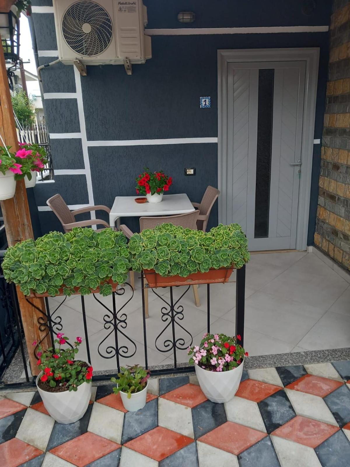 Villa Heljos Apartaments Vlorë Extérieur photo